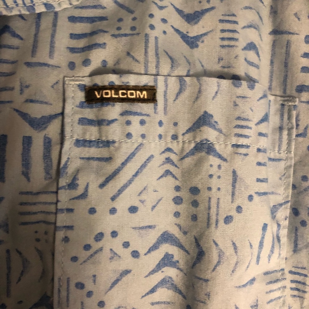 Volcom button down shirt - Picture 2 of 3